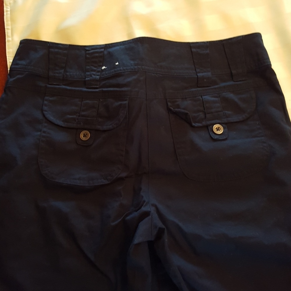 Shorts - Picture 3 of 3